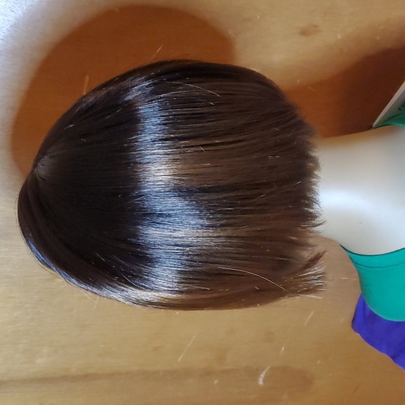 Short Two Tone Wig - Picture 4 of 4